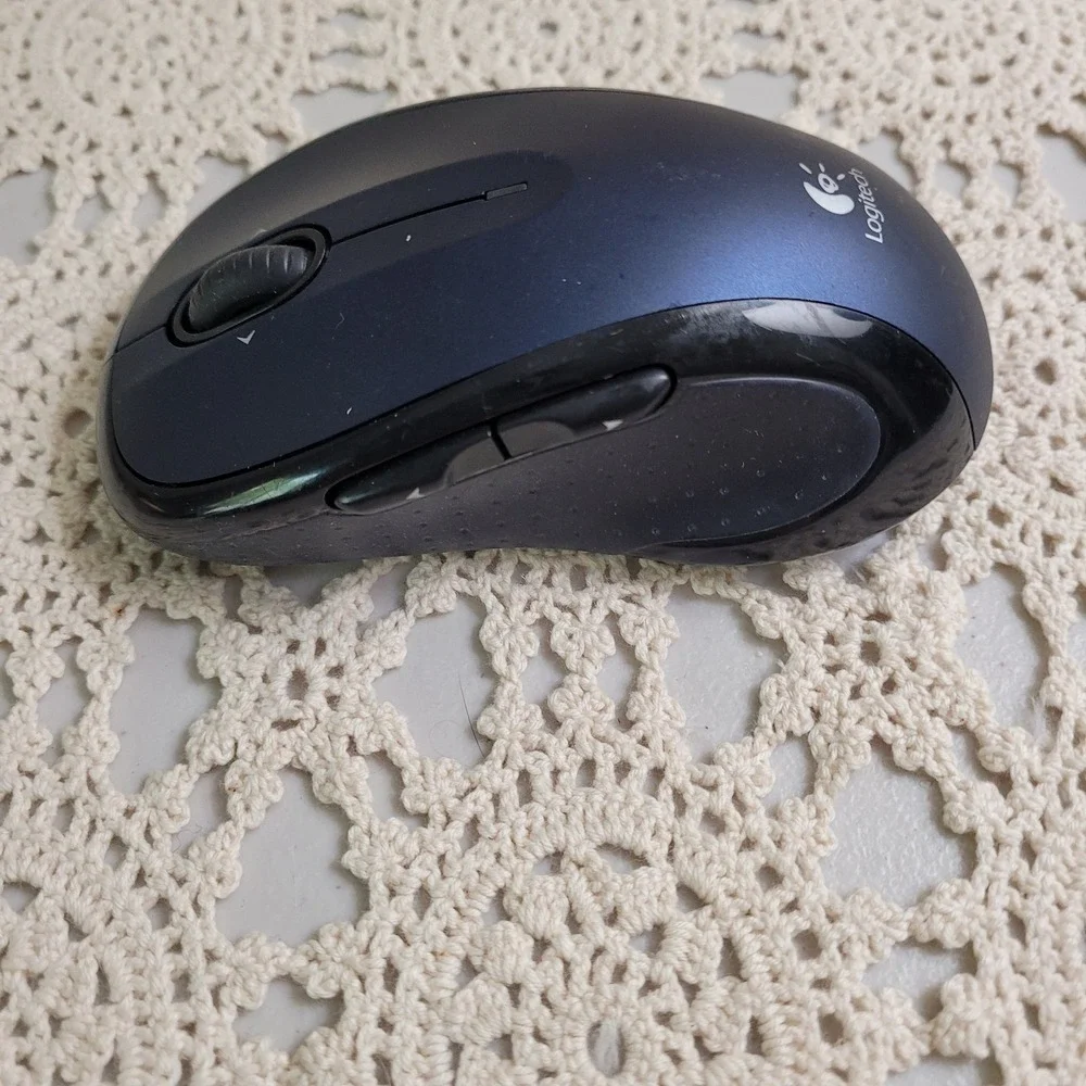 Logitech M510 Wireless Computer Mouse with USB Unifying Receiver Dark Blue‎